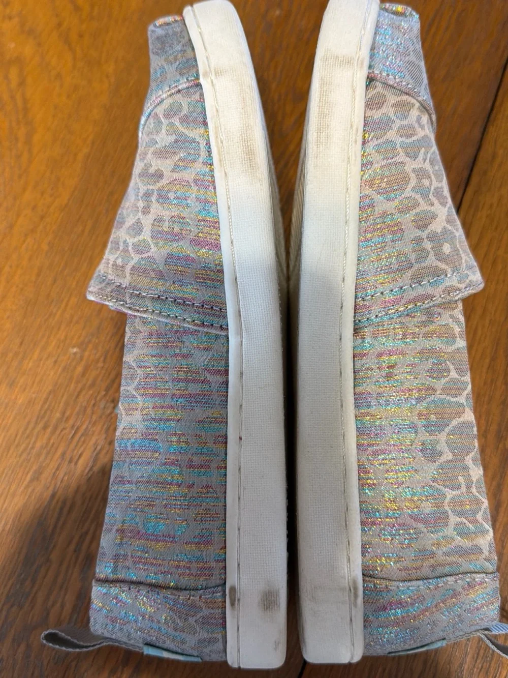 TOMS Youth Size 2.5 Slip on - New